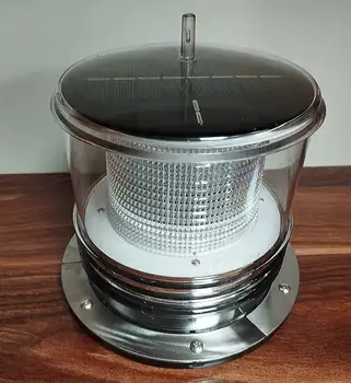 چراغ دریایی خورشیدی